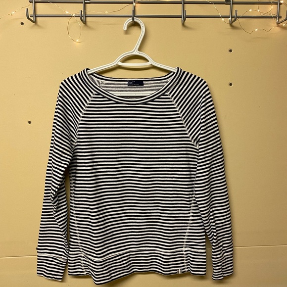 GAP Tops - 2/$30 ⚡️ - SHIRT | Women’s gap size small
